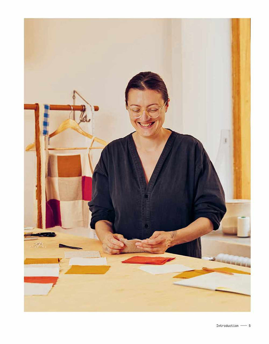 Birgitta Helmersson Books Zero Waste Patterns: 20 Projects to Sew Your Own Wardrobe 9781787139244 9781787139244