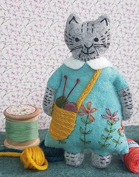 Corinne Lapierre Felt Craft Mrs Cat Loves Knitting Felt Craft Kit, Corinne Lapierre 0608603783070 608603783070