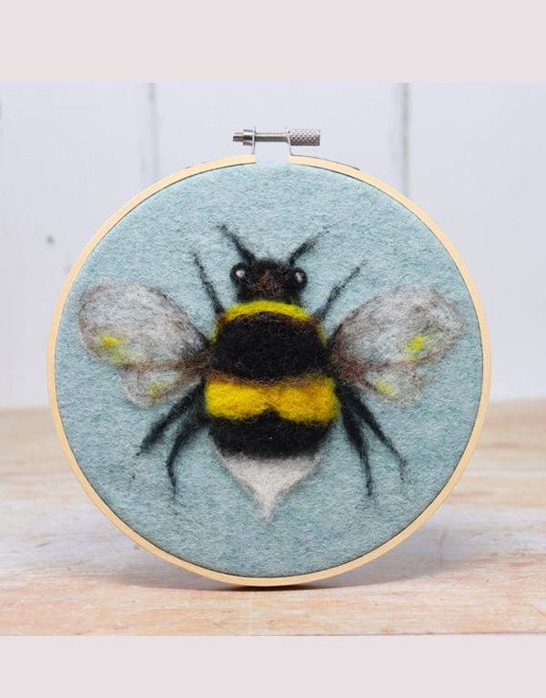 Crafty Kit Co Needle Felting Bee in a Hoop Needle Felting Kit, Crafty Kit Company 5060347382363 5060347382363