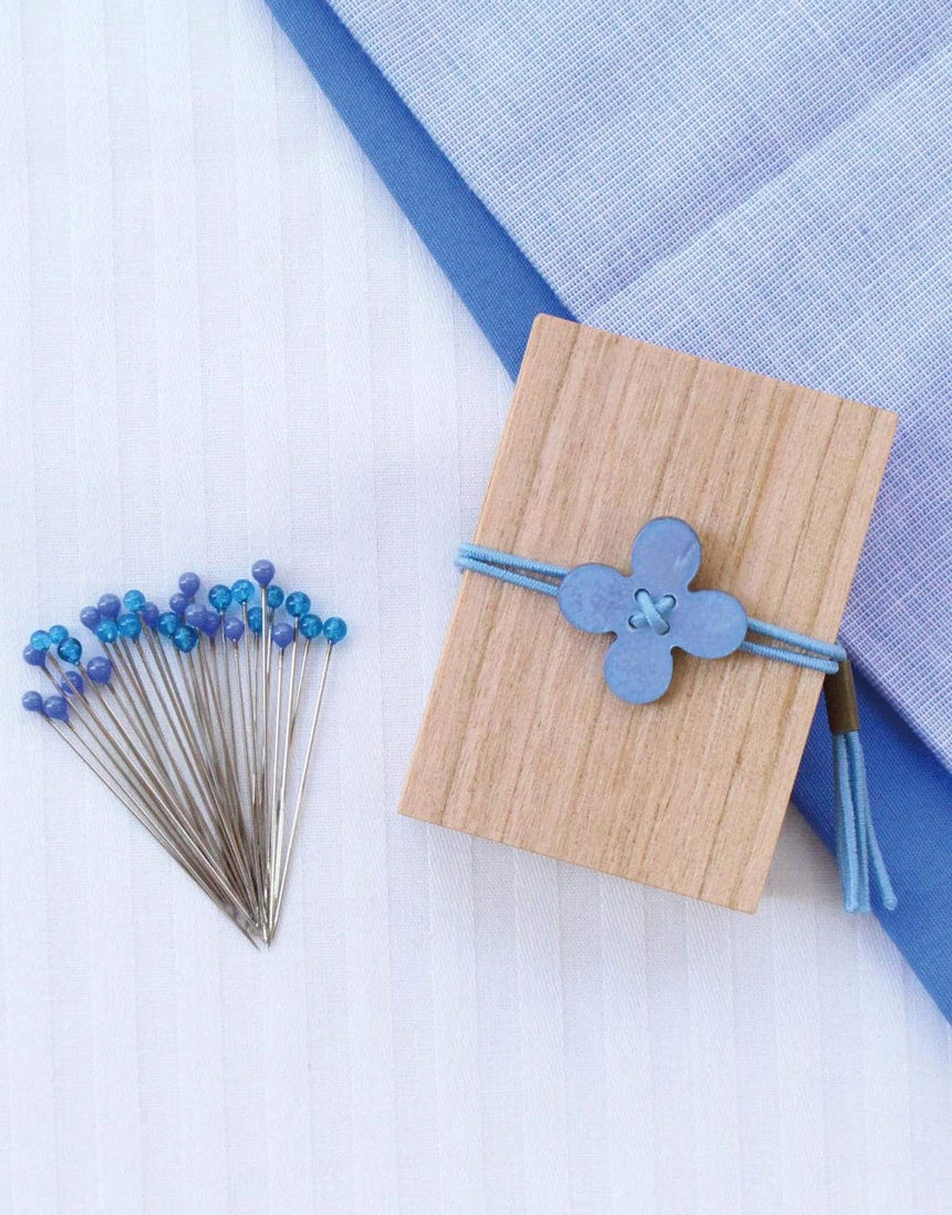 Cohana Pins Blue Glass Sewing Pins in a Cherry-Wood Box, Cohana 4972440452090 4972440452090