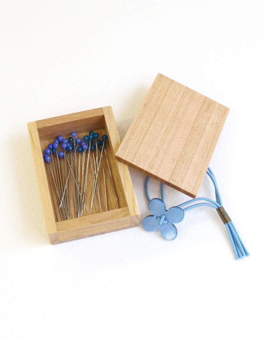 Cohana Pins Blue Glass Sewing Pins in a Cherry-Wood Box, Cohana 4972440452090 4972440452090