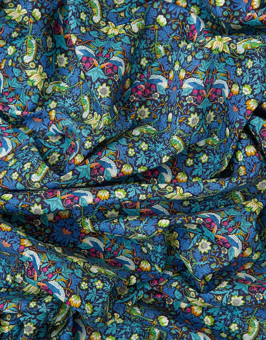 Liberty Fabrics Liberty Fabrics Tana Lawn® Classic Tana Lawn® Liberty Fabrics Tana Lawn® Strawberry Thief J 42192674