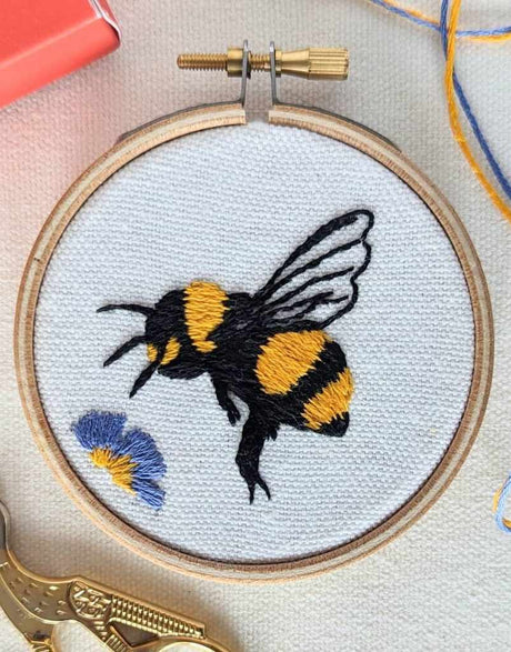 Paraffle Embroidery Bee Mini Embroidery Kit, Paraffle 15622