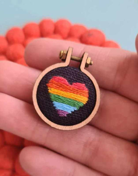 Paraffle Embroidery Rainbow Heart Charm Embroidery Kit 13399